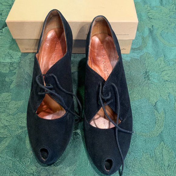 GENTLE SOULS Peek-a-Boo Toe Black Suede - Picture 3 of 7